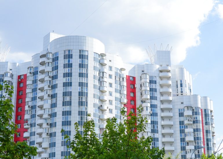 Дарим родственнику квартиру
